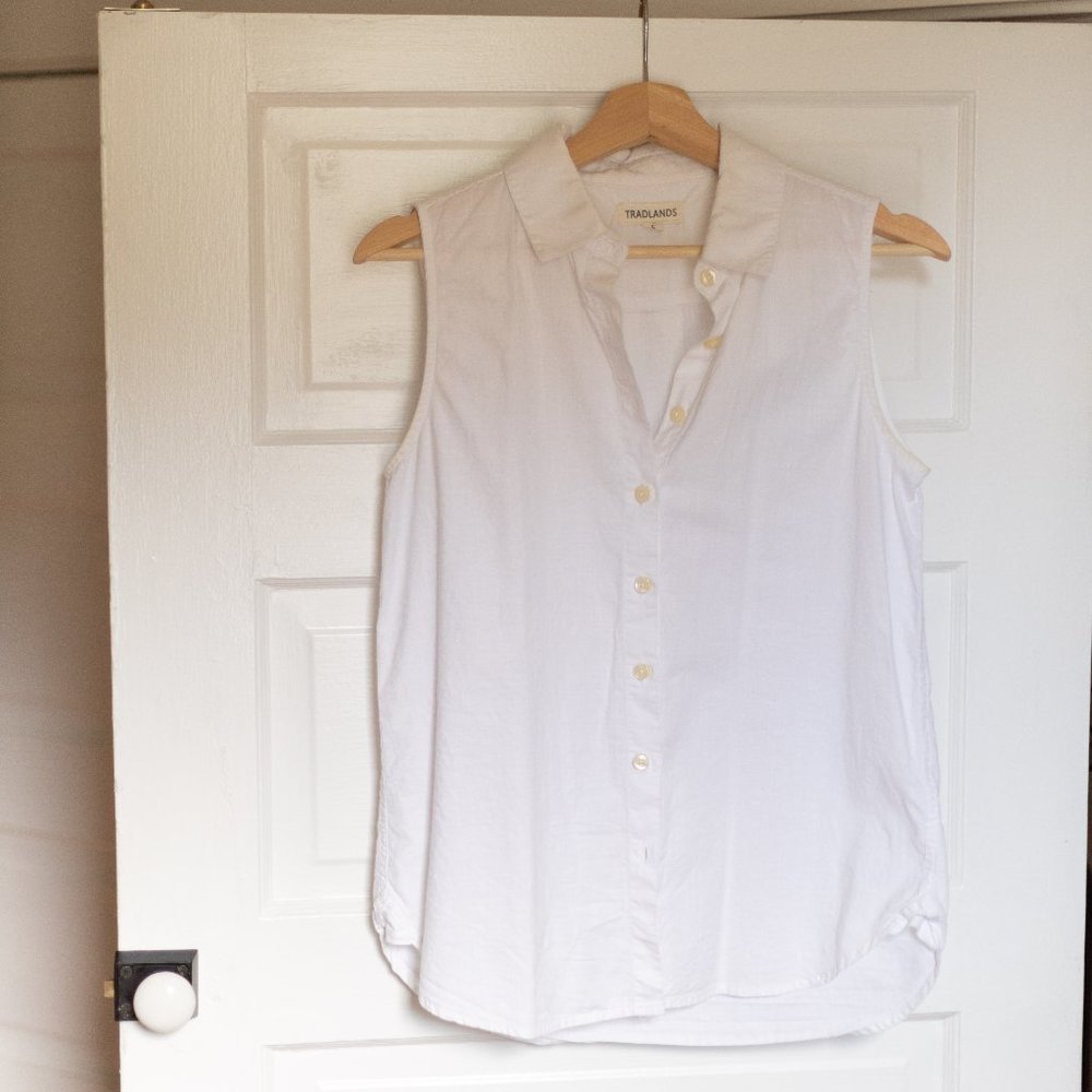 Tradlands Sleeveless Button Down